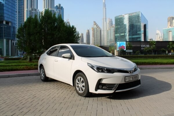 https://www.quickdrive.ae/uploads/2021/02/12/toyota-corolla.jpg